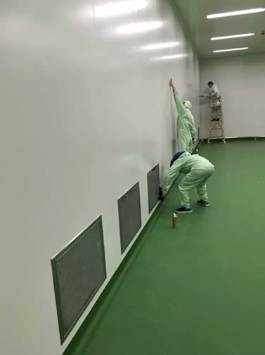 康葆萊醫(yī)藥廠無(wú)塵車間開(kāi)荒保潔